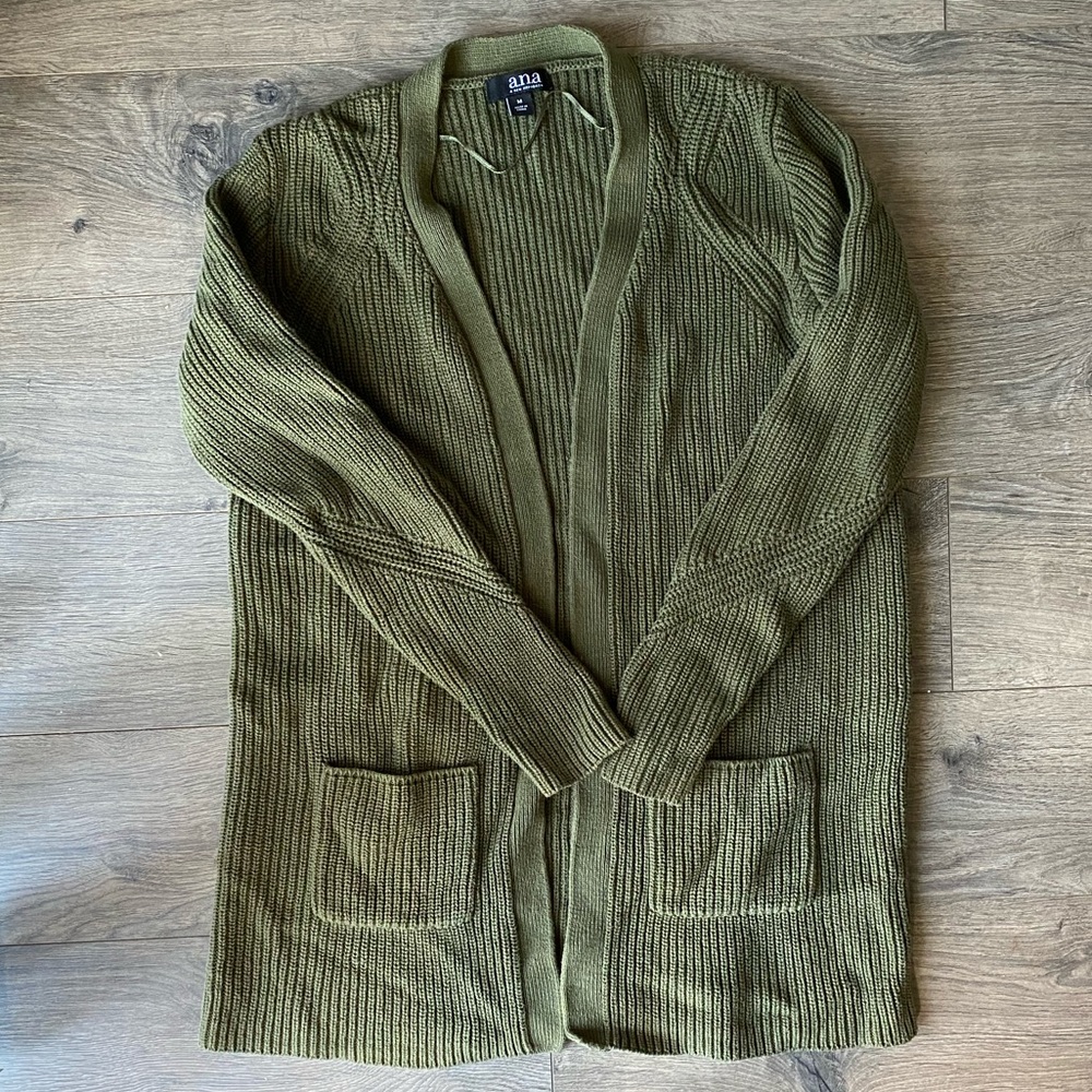*LIKE NEW* Green Knit Cardign